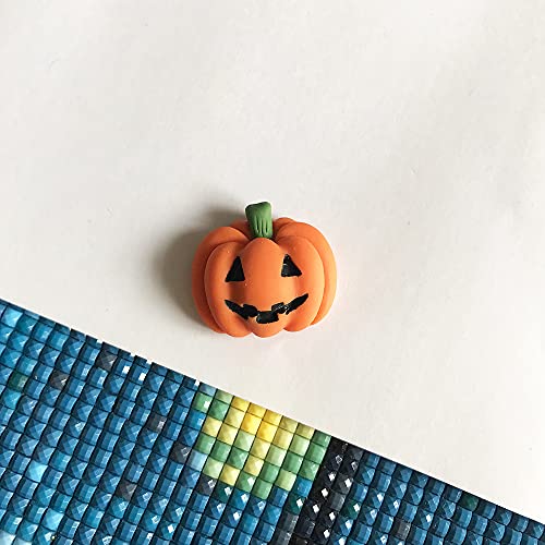 DPXWCCH 4 Pieces Diamond Painting Cover Minders Halloween Style, Magnetic Pumpkin Castle Cat Ghost Cover Holders to Keep Paper Cover, 5D DIY Diamond Art Tool